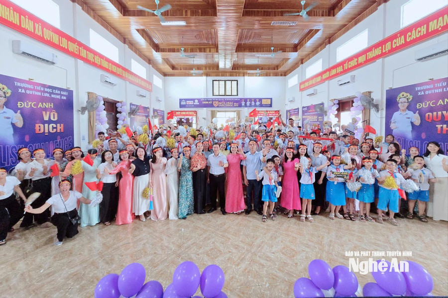 Trường Tiểu học Cầu Giát bùng nổ cảm xúc ăn mừng Quán quân English Challenge mùa 9