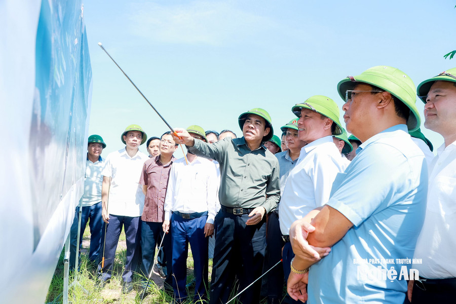 Chủ tịch UBND tỉnh Nghệ An kiểm tra 4 dự án giao thông chuẩn bị đầu tư với tổng mức dự kiến gần 12.000 tỷ đồng