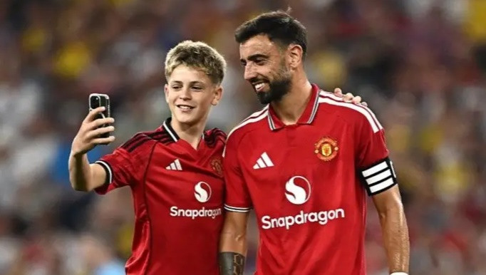 Bruno Fernandes đứng trước bước ngoặt tương lai ở Man Utd trước sự chèo kéo từ châu Âu