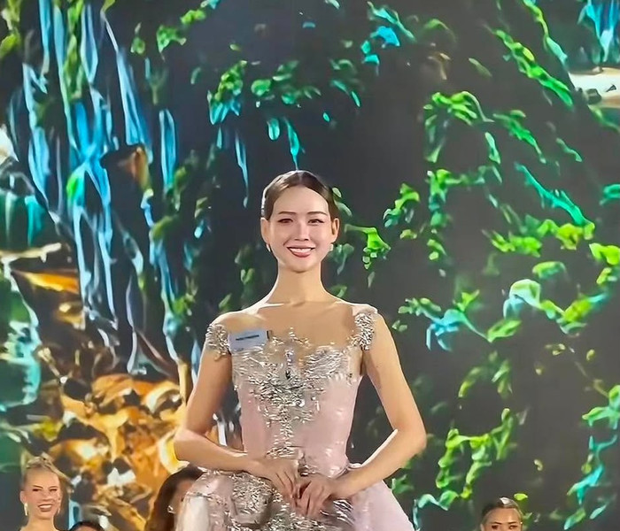 Bảo Ngọc tỏa sáng cùng 111 thí sinh trong đêm khai mạc Miss World 2026 diễn ra tại Việt Nam