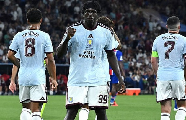 Thua PSG 1-2 ở Siêu cúp châu Âu, Aston Villa tìm thấy tia sáng từ thần đồng 17 tuổi Brian Madjo
