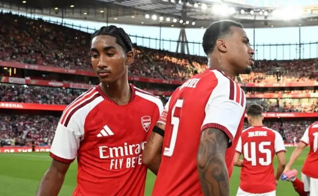 Arsenal tìm thấy phương án hoàn hảo thay thế William Saliba từ tài năng 16 tuổi lò Hale End
