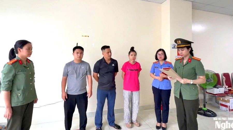 Nghệ An triệt phá đường dây khám xương khớp núp bóng spa, lừa gần 300 người