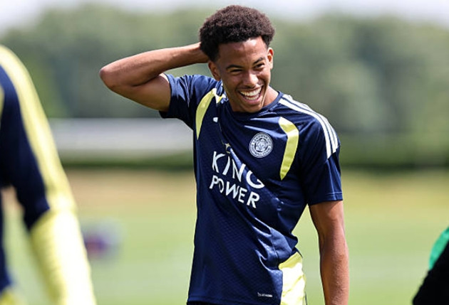 Manchester United nhắm chiêu mộ thần đồng Louis Page với giá 10 triệu bảng từ Leicester City