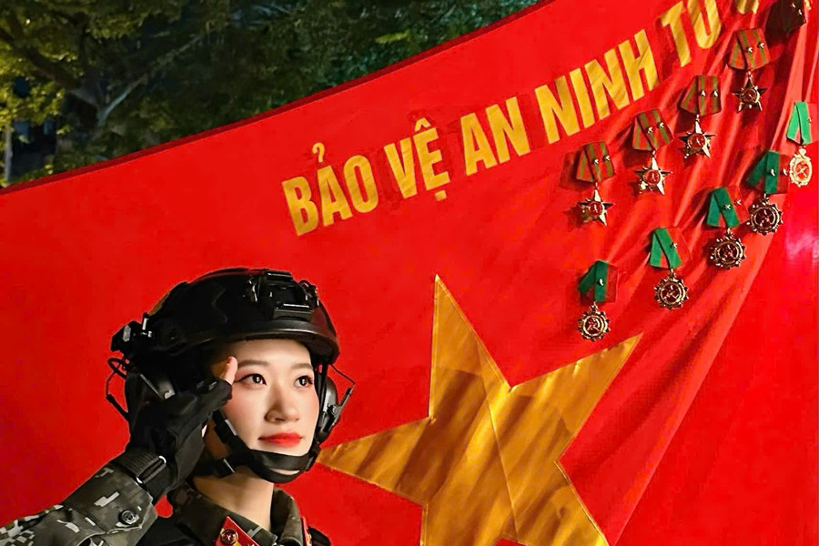 Lối ấy có ánh trăng soi đường
