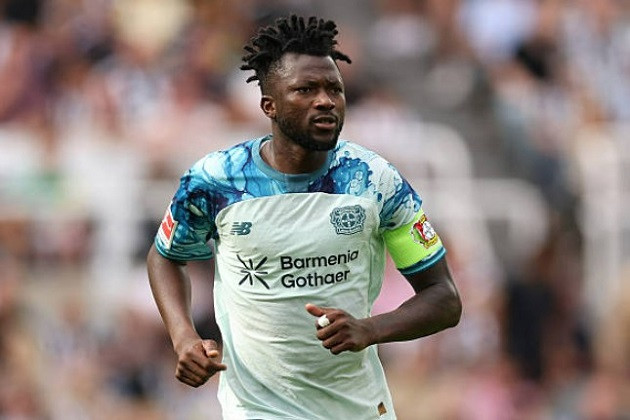 MU cùng Newcastle và Tottenham tăng tốc săn chữ ký trung vệ Edmond Tapsoba của Leverkusen