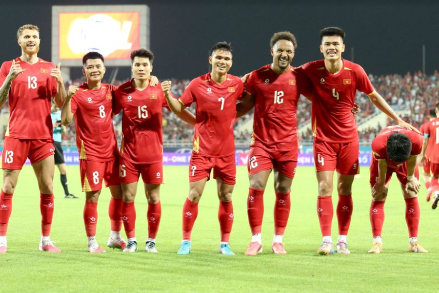Tuyển Việt Nam hạ Malaysia 2-0 tại Mỹ Đình để đấu Thái Lan ở chung kết với tổng tỷ số 4-0