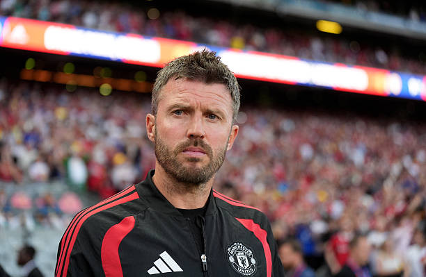 Michael Carrick tái thiết tuyến giữa Man Utd bằng những bản hợp đồng giàu tính chiến thuật
