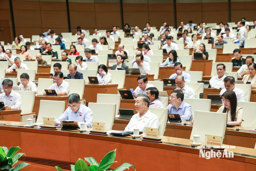 Quốc hội thông qua 3 dự án luật và thảo luận về Dự án Bộ luật Tố tụng hình sự (sửa đổi)
