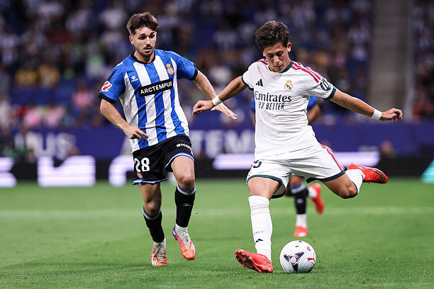 Real Madrid thắng kịch tính Espanyol 2-1 tại sân RCDE nhờ nước cờ thay người của Mourinho