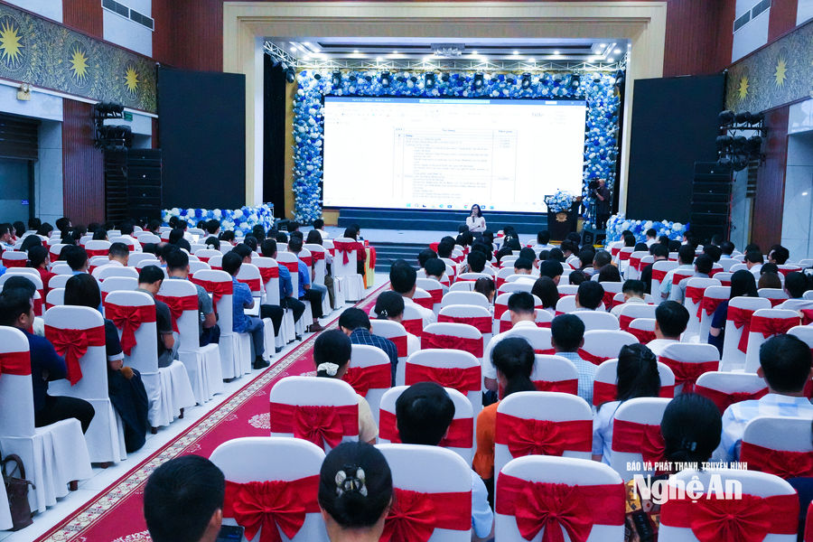Nghệ An: Gần 440 cán bộ cấp ủy tham gia tập huấn nghiệp vụ văn phòng