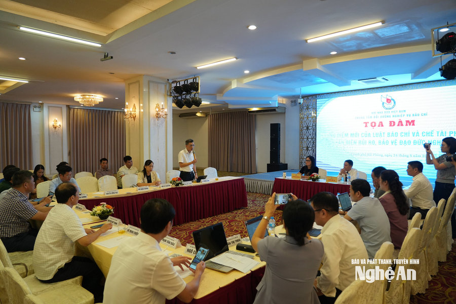 Những điểm mới của Luật Báo chí và chế tài pháp lý: Nhận diện rủi ro, bảo vệ đạo đức nghề báo
