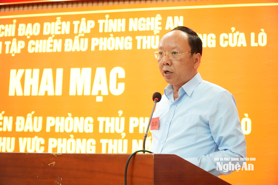 Phó Chủ tịch Thường trực UBND tỉnh dự khai mạc diễn tập chiến đấu trong khu vực phòng thủ phường Cửa Lò năm 2026