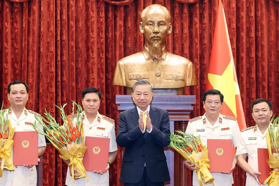Tổng Bí thư, Chủ tịch nước trao quyết định bổ nhiệm kiểm sát viên VKSND tối cao