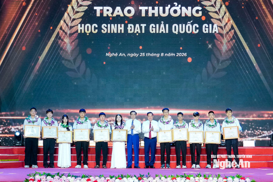 Nghệ An tuyên dương 162 học sinh đạt giải quốc tế, quốc gia và đạt điểm cao tại Kỳ thi tốt nghiệp THPT năm 2026