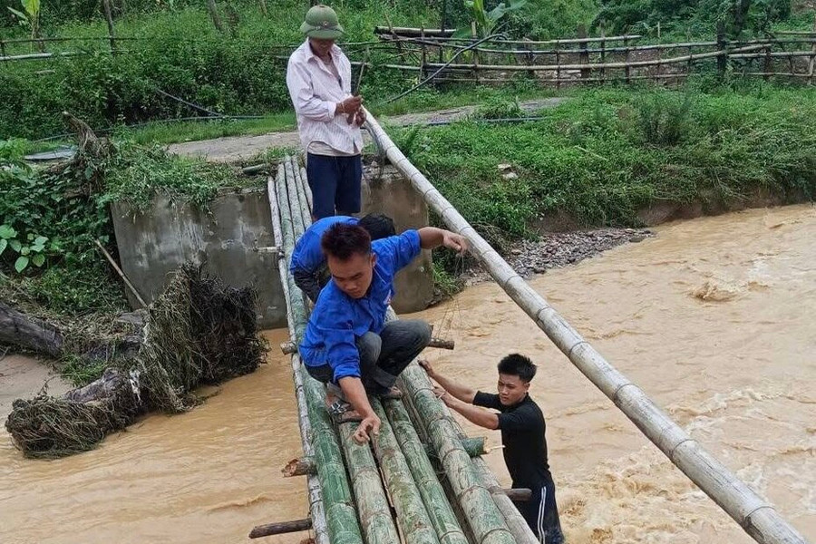 Nghệ An di dời khẩn cấp 45 hộ dân vùng sạt lở tại xã Yên Na
