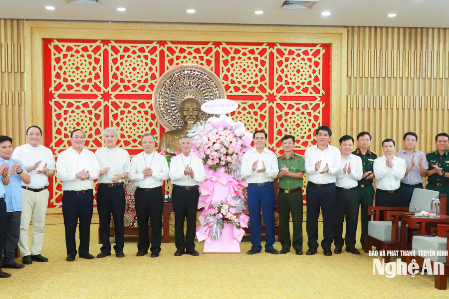 Tòa Giám mục Giáo phận Vinh chúc mừng tỉnh Nghệ An nhân dịp Quốc khánh 2/9