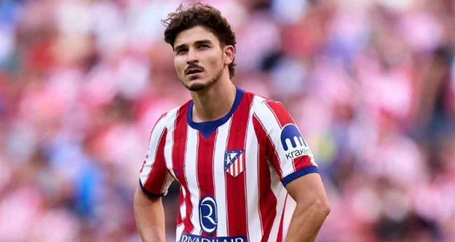Julian Alvarez và bài toán tương lai: Barcelona hay Arsenal sẽ giải cứu ngôi sao này?