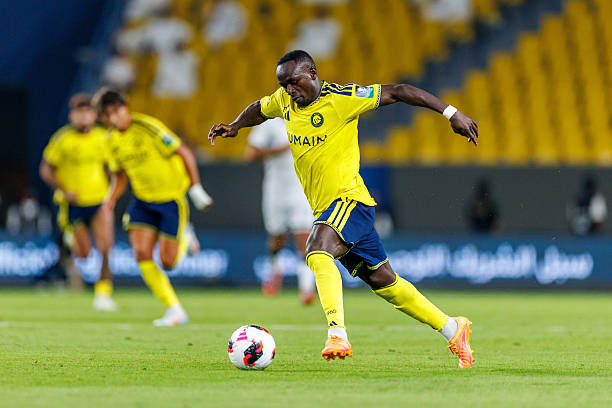 Sadio Mane lập cú đúp đưa 10 người Al Nassr ngược dòng hạ Al Ettifaq 3-2 đầy kịch tính