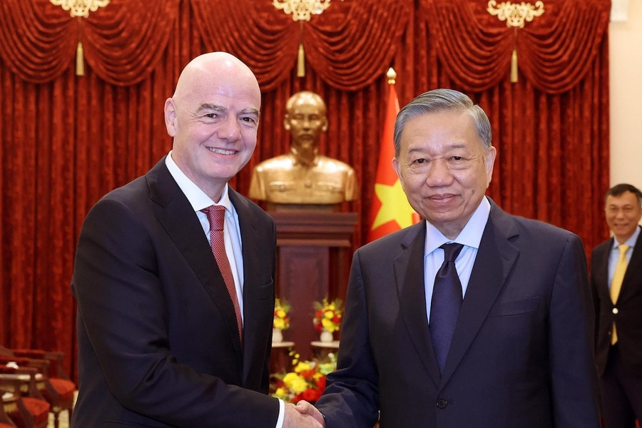Tổng Bí thư, Chủ tịch nước tiếp Chủ tịch FIFA, đề nghị hỗ trợ Việt Nam đăng cai một số giải đấu