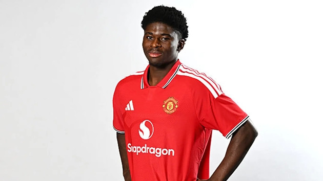 Tiền vệ Carlos Baleba gửi tâm thư xúc động tri ân Brighton ngay khi cập bến Man United