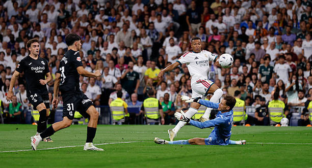 Kylian Mbappe lập hat-trick lịch sử, cán mốc 101 lần in dấu giày vào bàn thắng cho Real Madrid