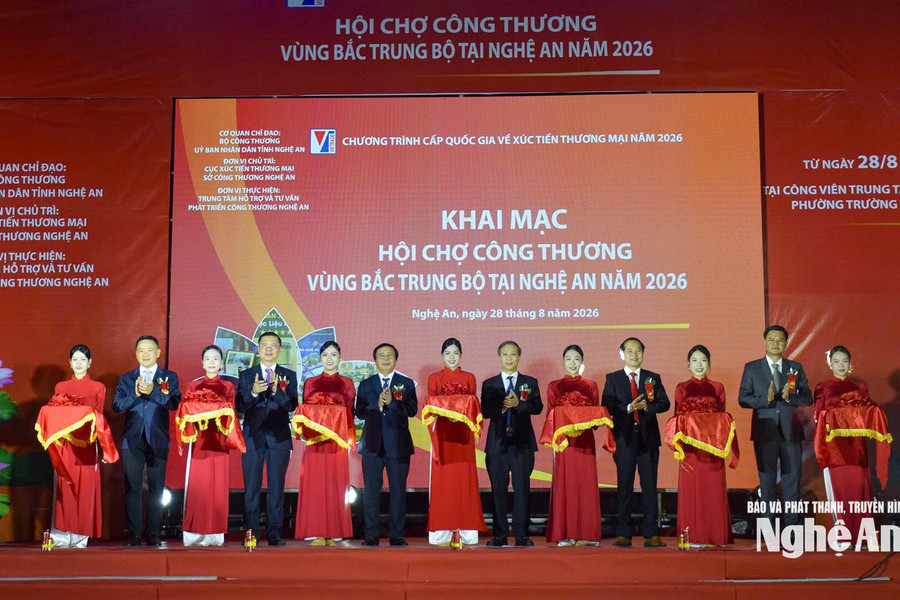 Hơn 220 gian hàng tham gia Hội chợ Công Thương vùng Bắc Trung Bộ tại Nghệ An