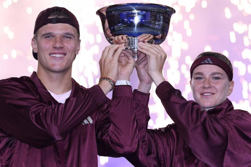 Cặp đôi Muchova và Mensik làm nên kỳ tích vô địch đôi nam nữ US Open 2026 từ vé đặc cách