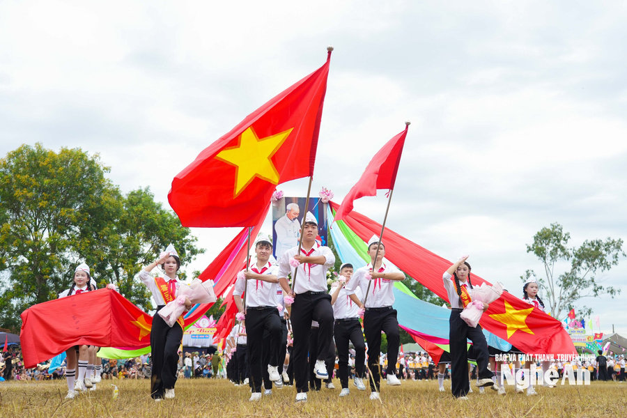 Thiếu nhi Nghệ An rộn ràng mừng Quốc khánh