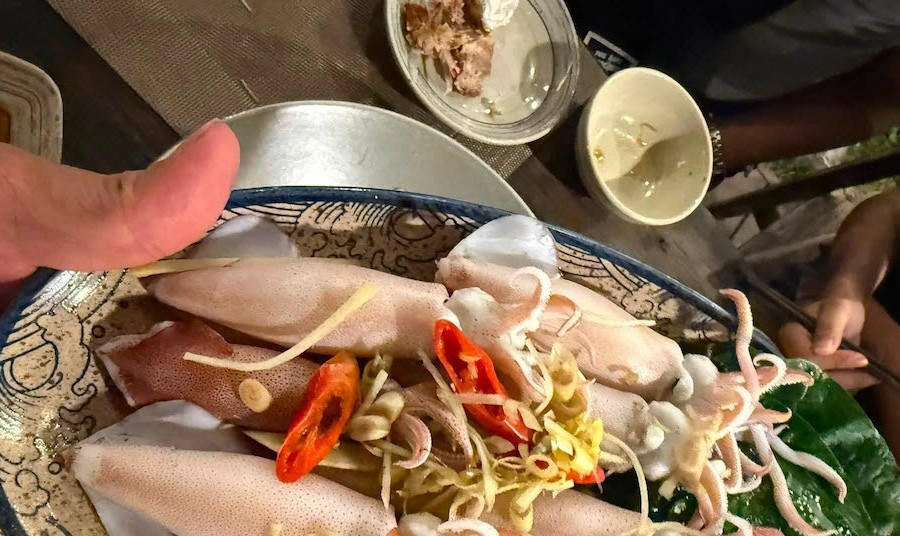 Phó giáo sư dinh dưỡng cảnh báo cạm bẫy từ thói quen ăn hải sản uống bia