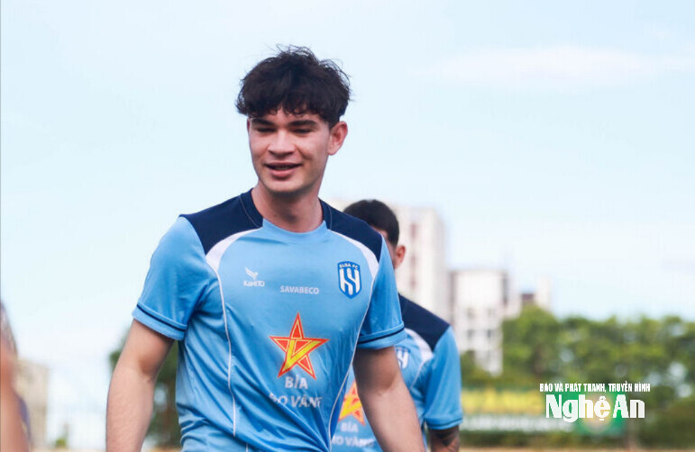 Roberto Cittadini - làn gió mới ở hàng thủ Sông Lam Nghệ An