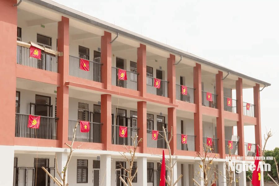 Sẵn sàng cho lễ khánh thành, khai giảng các trường nội trú biên giới