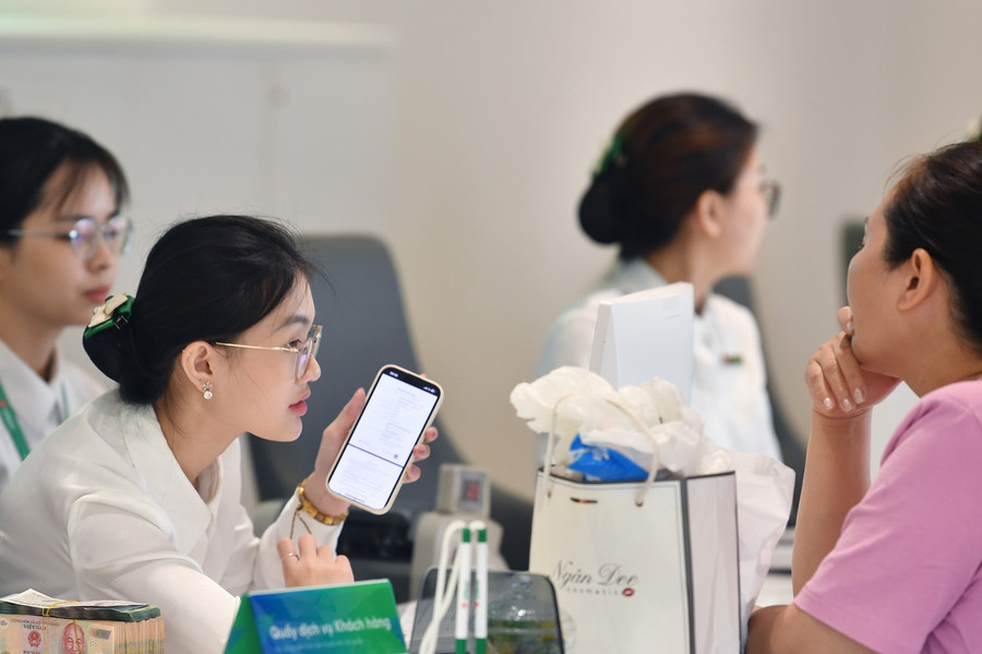 Lãi suất ngân hàng ngày 4/9/2026: Cộng thêm tới 2,5% mỗi năm, tặng 10 triệu đồng gửi tiền