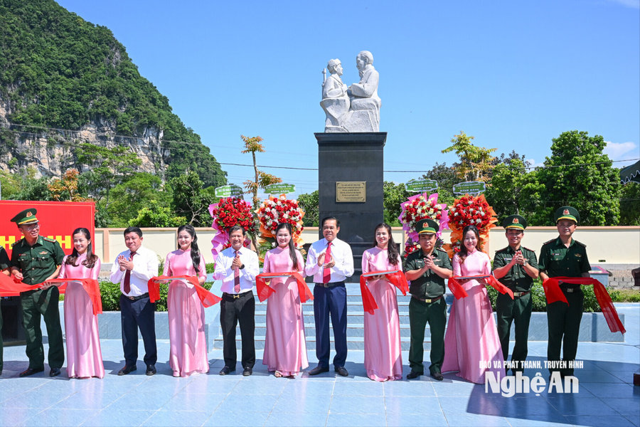 Chủ tịch UBND tỉnh Võ Trọng Hải dự lễ khánh thành Tượng đài 'Nghe lời non nước'