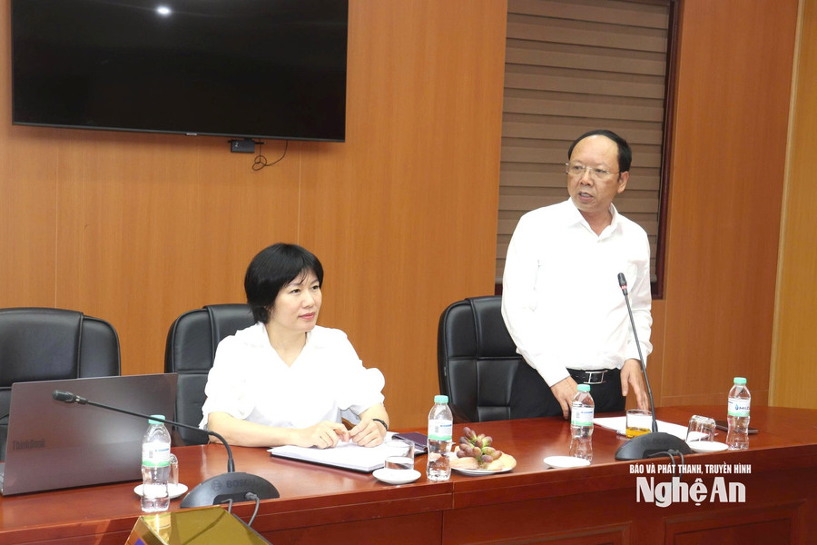 Phó Chủ tịch Thường trực UBND tỉnh Bùi Thanh An dự sinh hoạt Chi bộ Nghiệp vụ - Dự toán - Pháp chế thuộc Đảng bộ Thuế tỉnh