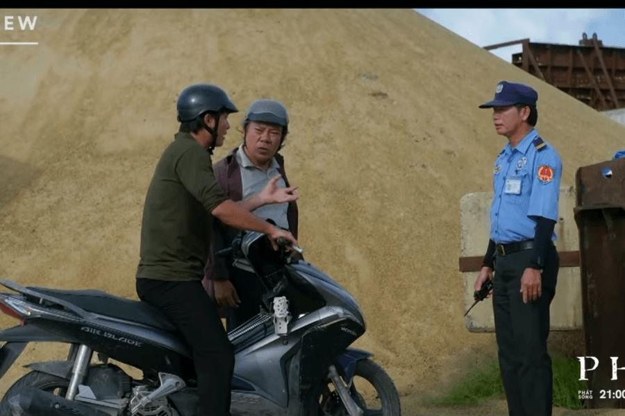 Phim truyền hình Phù sa tập 12: Chơn và Thành nỗ lực truy tìm chứng cứ vạch mặt cát tặc