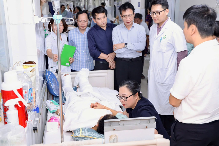 Ngành Giáo dục Nghệ An thăm hỏi cô giáo mầm non bị tai nạn vì nỗ lực cứu học sinh
