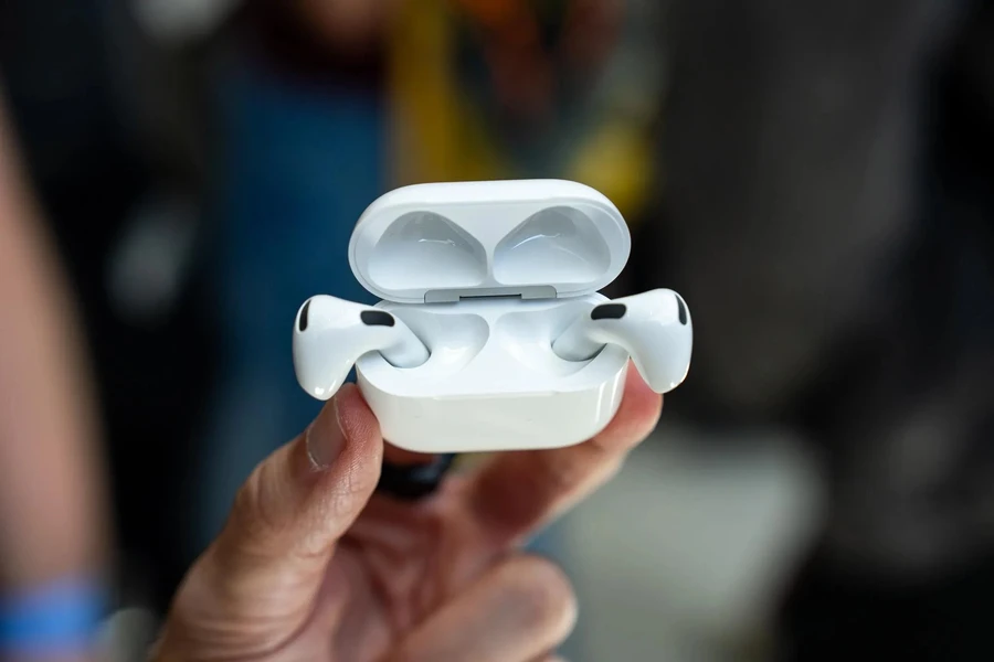 AirPods 5 chính thức trình làng cùng Apple Intelligence và tính năng dịch thuật trực tiếp