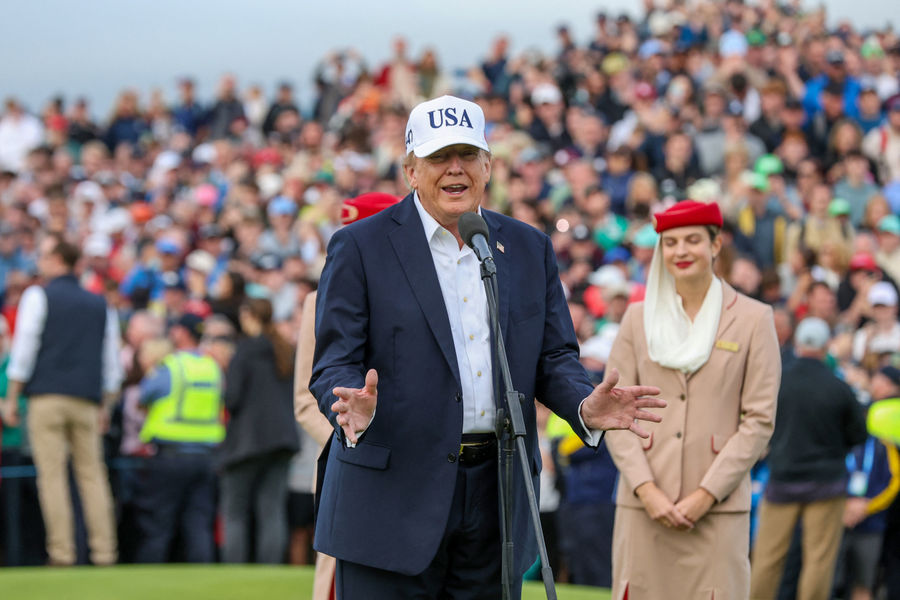 Ông Trump chỉ trích ông Zelensky vì các cuộc tấn công Nhà máy lọc dầu Nga
