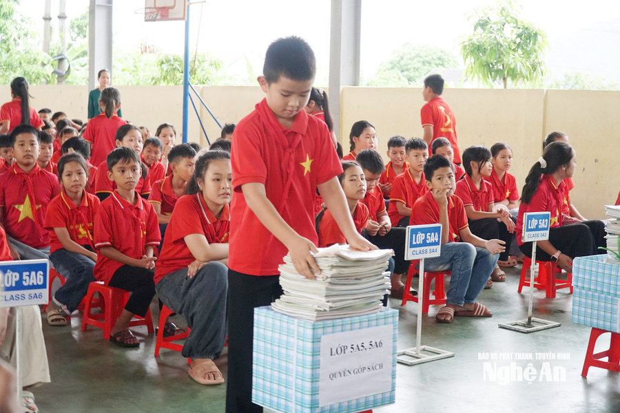 Nghệ An phát động phong trào quyên góp sách giáo khoa xây dựng "Tủ sách dùng chung"