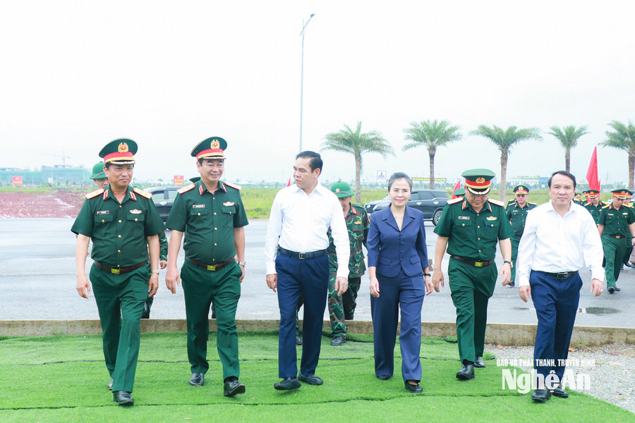 Phó Tổng Tham mưu trưởng QĐND Việt Nam kiểm tra phương án thực binh 'Vòm phòng không bền vững' tại Nghệ An
