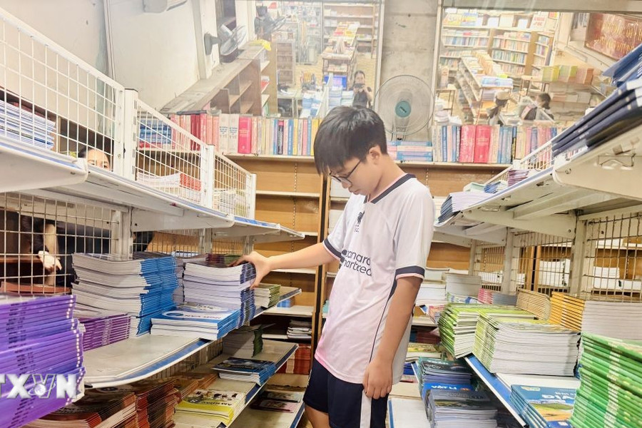 Thủ tướng chỉ đạo huy động tất cả nguồn lực, in ấn, cung ứng đủ sách giáo khoa