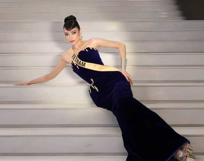 Emoura Phạm tỏa sáng tại Miss Grand International 2026 nhờ điểm tựa tinh thần từ anh trai
