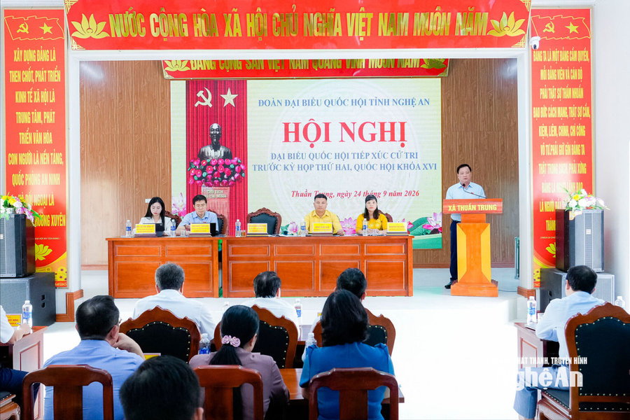 Bí thư Tỉnh ủy, Trưởng Đoàn ĐBQH tỉnh Nguyễn Khắc Thận tiếp xúc cử tri xã Thuần Trung