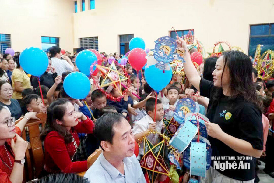 Mang 'mùa trăng' lên rẻo cao