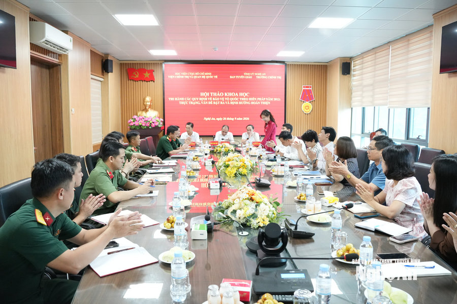Hội thảo khoa học về thi hành các quy định bảo vệ Tổ quốc theo Hiến pháp năm 2013