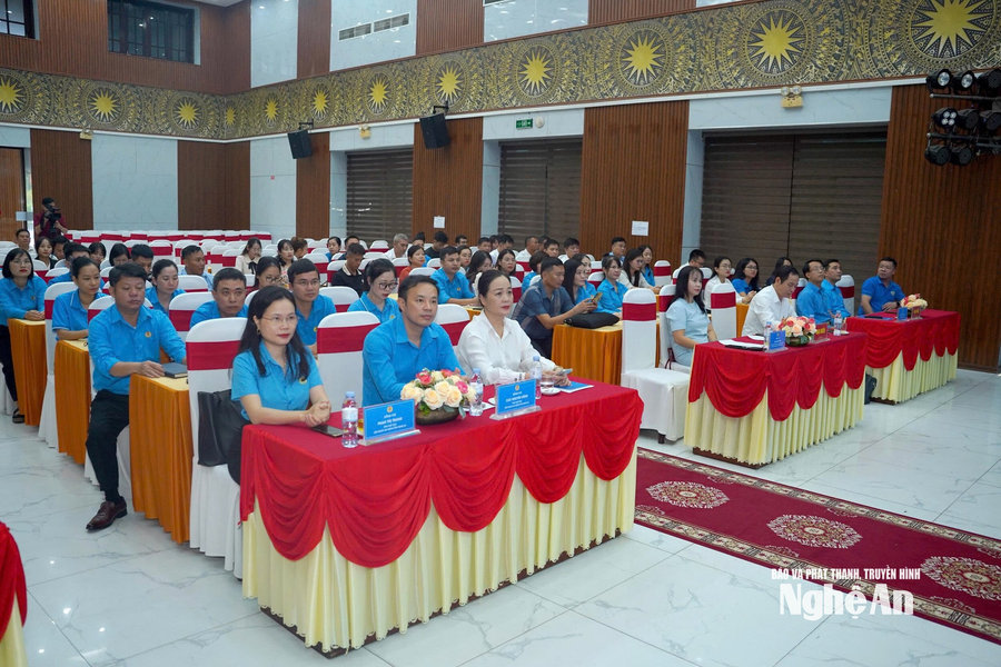 Nâng cao nghiệp vụ công tác Công đoàn cơ sở tại Nghệ An