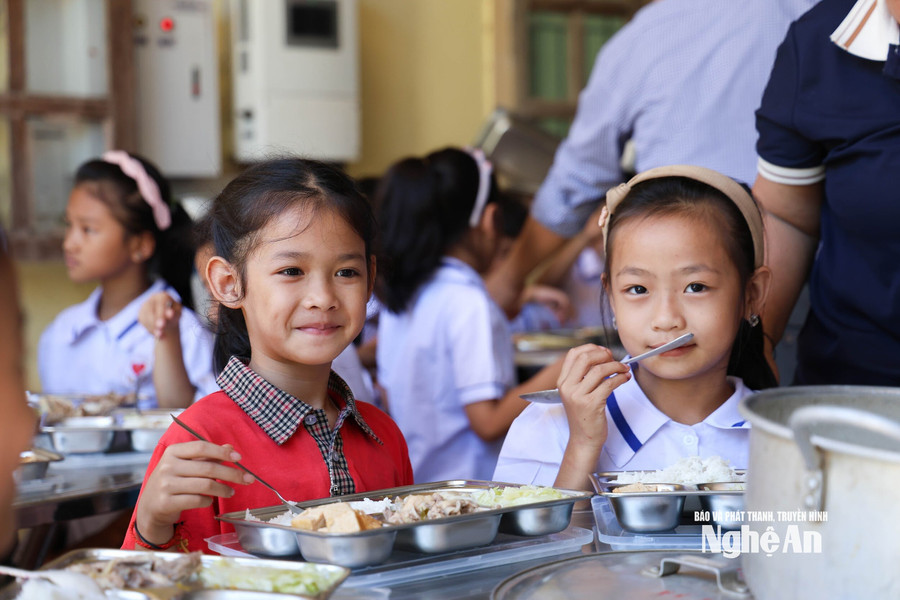 Nghệ An: Tăng cường an toàn bữa ăn nội trú, bán trú và chấn chỉnh các khoản thu trong trường học