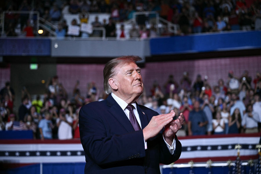 Ông Trump tái cam kết phát cho mỗi người Mỹ 5.000 USD nếu đảng Cộng hòa thắng giữa nhiệm kỳ