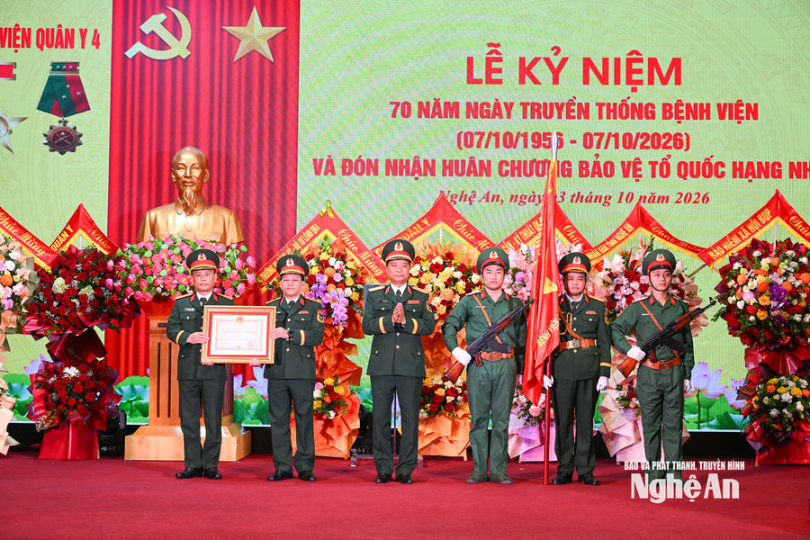 Bệnh viện Quân y 4 kỷ niệm 70 năm Ngày truyền thống và đón nhận Huân chương Bảo vệ Tổ quốc hạng Nhất